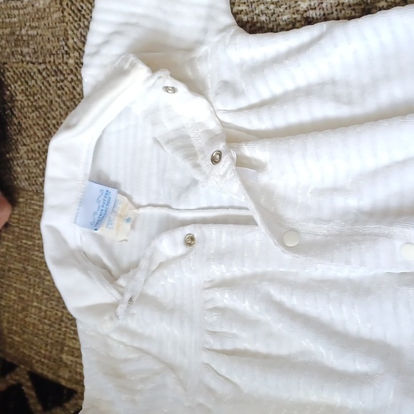 4/$60 White Striped Fleece Baby Onesie - Size 6 Months - Picture 8 of 9